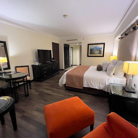 Tikal Futura Hotel & Convention Center Ville de Guatemala Extérieur photo
