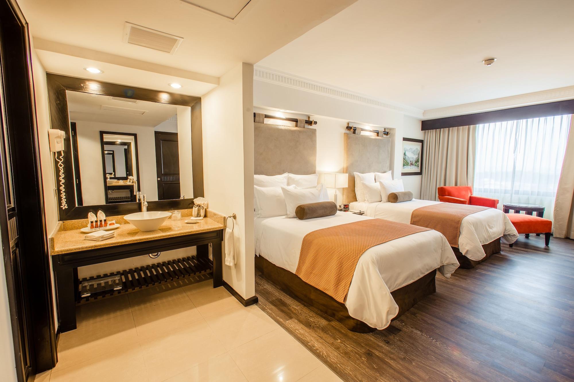 Tikal Futura Hotel & Convention Center Ville de Guatemala Extérieur photo