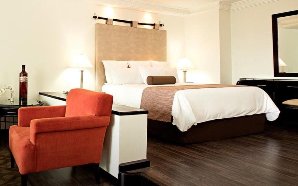 Tikal Futura Hotel & Convention Center Ville de Guatemala Extérieur photo